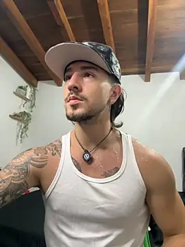 Snapshot of Valentino_Xander chatting on November 2025 11:59:01 PM Valentino Xander online show from November 2025 11:59:01 PM