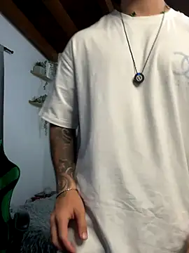 Snapshot of Valentino_Xander chatting on November 2025 11:50:01 PM Valentino Xander online show from November 2025 11:50:01 PM