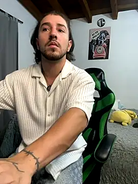 Snapshot of Valentino_Xander chatting on November 2025 12:57:01 AM Valentino Xander online show from November 2025 12:57:01 AM