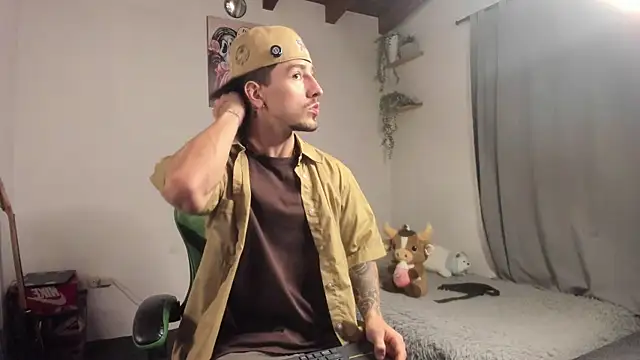 Valentino Xander online show from February 2026 04:27:02 AM