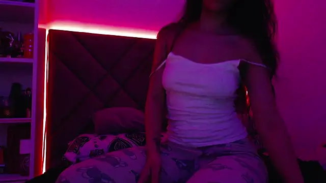 Snapshot of karmen24K chatting on February 2025 11:25:02 PM karmen24K online show from February 2025 11:25:02 PM