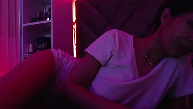 Snapshot of karmen24K chatting on March 2025 11:53:02 PM karmen24K online show from March 2025 11:53:02 PM