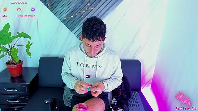 Piggy Eddy online show from November 2025 10:32:01 PM