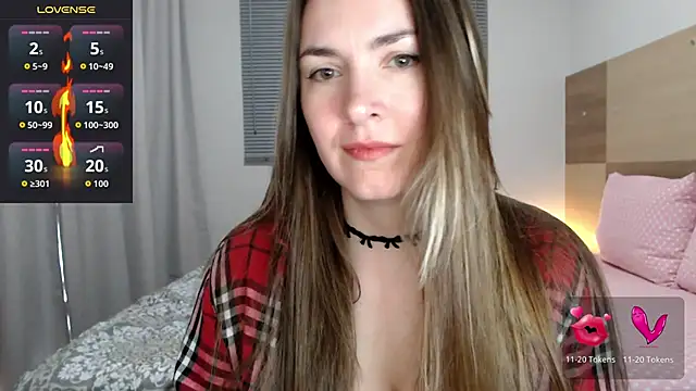 Naughty Annn online show from April 2026 08:17:01 PM