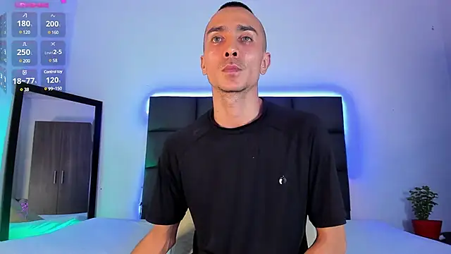 Snapshot of steven_hott8 chatting on February 2025 03:52:01 AM steven hott8 online show from February 2025 03:52:01 AM