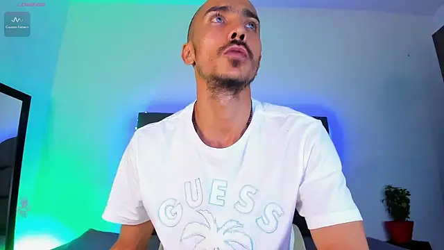 Snapshot of steven_hott8 chatting on September 2025 04:23:01 AM steven hott8 online show from September 2025 04:23:01 AM