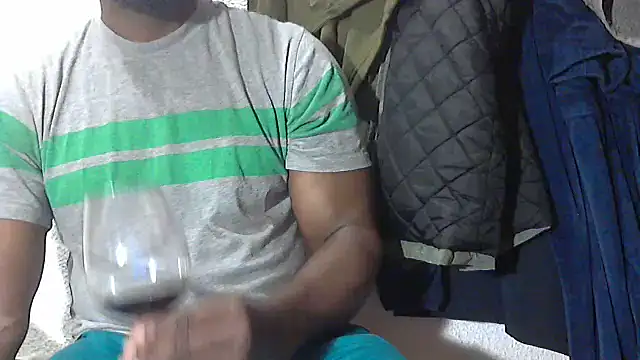 mmoiblack online show from April 2026 09:43:01 PM