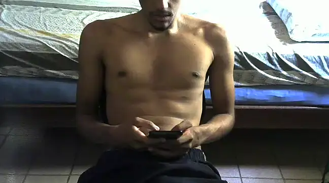 Snapshot of RenziTatte chatting on January 2025 02:24:02 PM RenziTatte online show from January 2025 02:24:02 PM