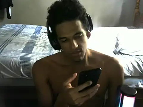 Snapshot of RenziTatte chatting on February 2025 01:06:01 PM RenziTatte online show from February 2025 01:06:01 PM