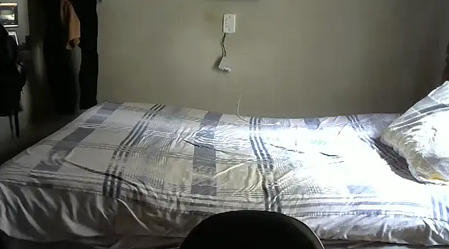 Snapshot of RenziTatte chatting on March 2025 02:23:02 PM RenziTatte online show from March 2025 02:23:02 PM