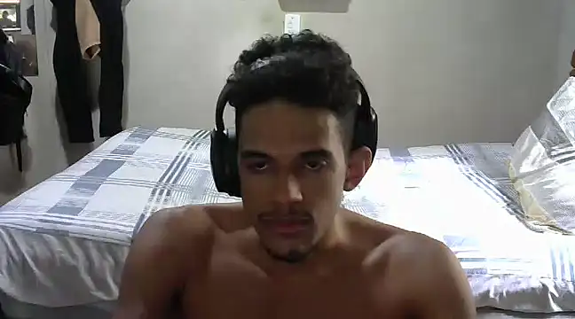 Snapshot of RenziTatte chatting on March 2025 05:29:02 PM RenziTatte online show from March 2025 05:29:02 PM