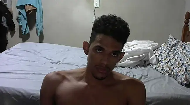 Snapshot of RenziTatte chatting on March 2025 12:48:01 AM RenziTatte online show from March 2025 12:48:01 AM