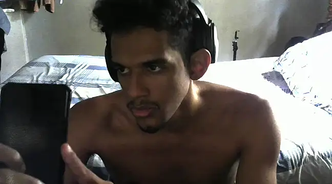 Snapshot of RenziTatte chatting on March 2025 02:18:01 PM RenziTatte online show from March 2025 02:18:01 PM