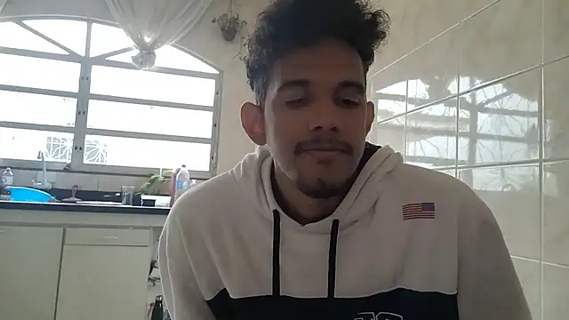 Snapshot of RenziTatte chatting on September 2025 01:49:02 PM RenziTatte online show from September 2025 01:49:02 PM