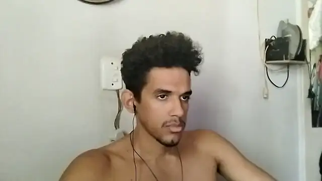 Snapshot of RenziTatte chatting on October 2025 04:41:01 PM RenziTatte online show from October 2025 04:41:01 PM