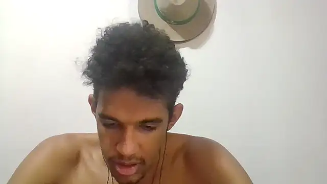 Snapshot of RenziTatte chatting on October 2025 12:38:01 PM RenziTatte online show from October 2025 12:38:01 PM