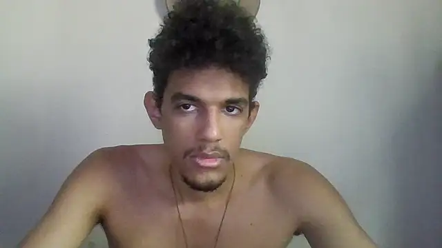 Snapshot of RenziTatte chatting on October 2025 03:23:02 PM RenziTatte online show from October 2025 03:23:02 PM