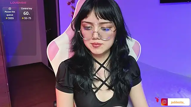 Snapshot of suzumi__ chatting on December 2024 10:16:02 PM suzumi online show from December 2024 10:16:02 PM