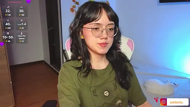 Snapshot of suzumi__ chatting on January 2025 06:39:01 AM suzumi online show from January 2025 06:39:01 AM