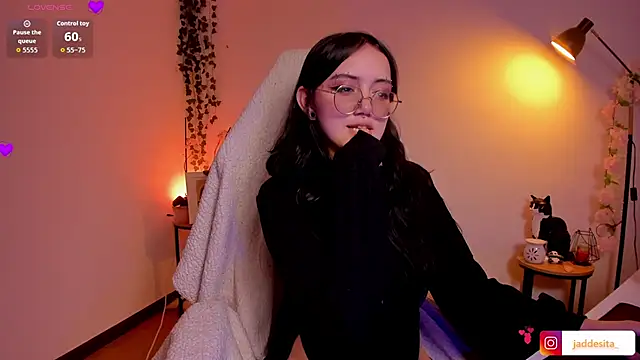 suzumi   online show from October 2025 06:26:01 AM