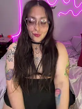 Snapshot of Mizztikaa chatting on December 2024 02:19:02 AM Mizztikaa online show from December 2024 02:19:02 AM