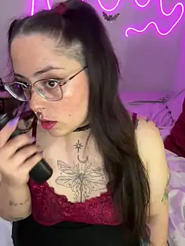 Snapshot of Mizztikaa chatting on December 2024 02:42:01 AM Mizztikaa online show from December 2024 02:42:01 AM