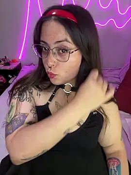 Snapshot of Mizztikaa chatting on January 2025 05:01:01 AM Mizztikaa online show from January 2025 05:01:01 AM