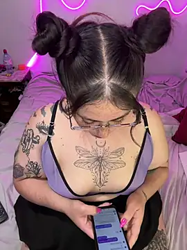 Snapshot of Mizztikaa chatting on January 2025 02:39:02 AM Mizztikaa online show from January 2025 02:39:02 AM