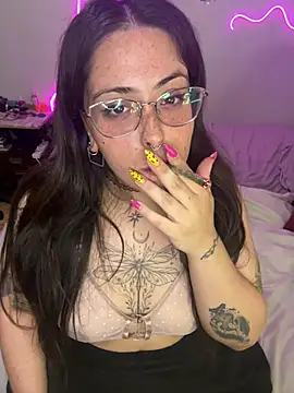 Snapshot of Mizztikaa chatting on February 2025 04:46:02 AM Mizztikaa online show from February 2025 04:46:02 AM