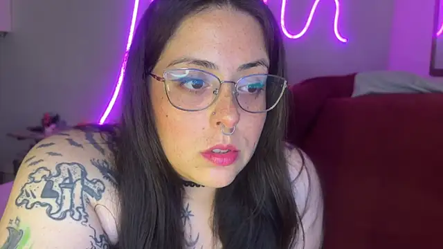 Snapshot of Mizztikaa chatting on November 2025 09:40:01 PM Mizztikaa online show from November 2025 09:40:01 PM