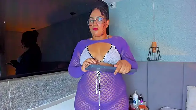 Annie-Wolf online show from September 2025 07:47:02 PM