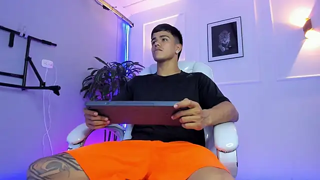 Rob saenz  online show from November 2025 04:18:01 PM