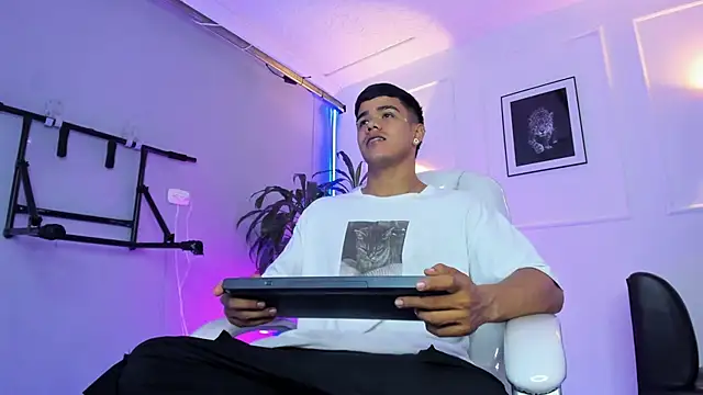 Rob saenz  online show from November 2025 02:17:01 PM