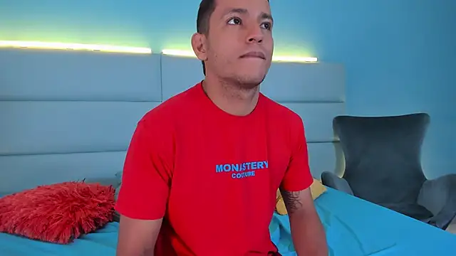 SophieRoyals online show from December 2024 04:12:02 PM