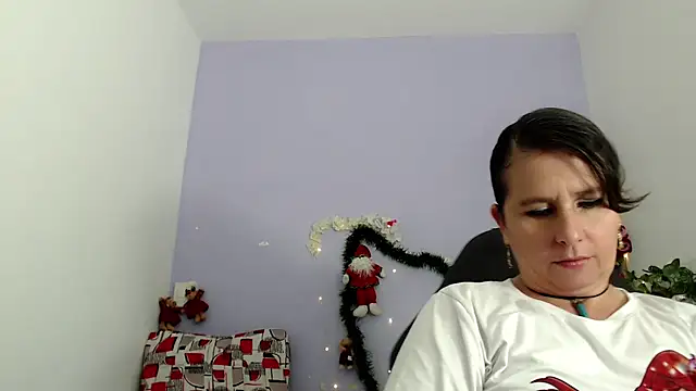 Snapshot of victoria_jones chatting on January 2025 03:39:02 PM victoria jones online show from January 2025 03:39:02 PM