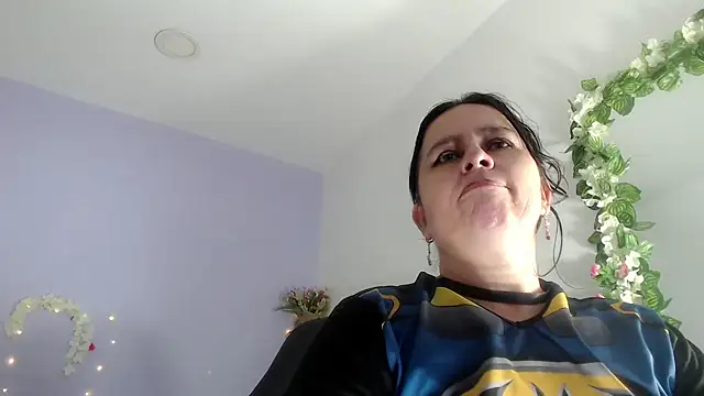 Snapshot of victoria_jones chatting on February 2025 10:01:01 PM victoria jones online show from February 2025 10:01:01 PM
