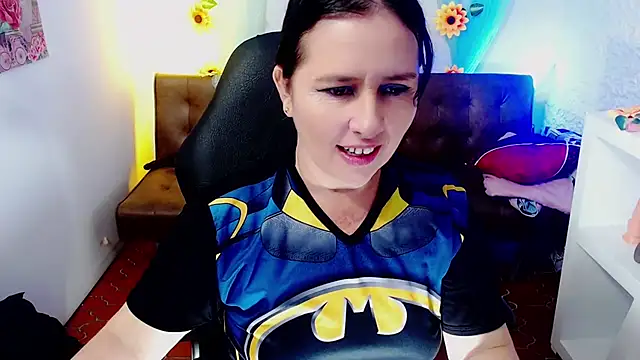 Snapshot of victoria_jones chatting on March 2025 01:40:02 PM victoria jones online show from March 2025 01:40:02 PM