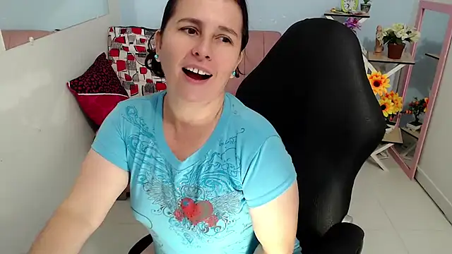 Snapshot of victoria_jones chatting on September 2025 02:10:01 PM victoria jones online show from September 2025 02:10:01 PM