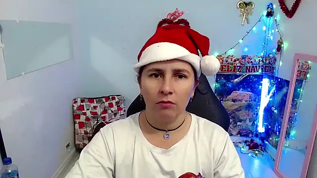 victoria jones online show from December 2025 02:10:02 PM