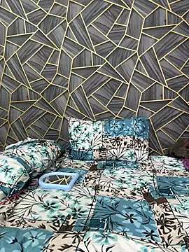 Snapshot of Diya_Chopra chatting on December 2024 10:33:02 AM Diya Chopra online show from December 2024 10:33:02 AM