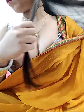 Snapshot of Diya_Chopra chatting on March 2025 04:38:01 AM Diya Chopra online show from March 2025 04:38:01 AM