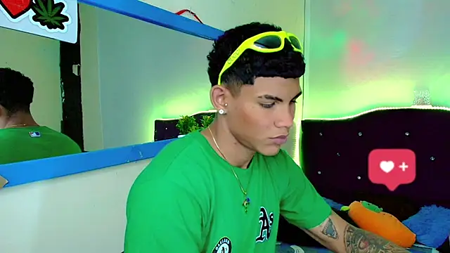 Damian latinxxx online show from February 2025 10:58:02 AM