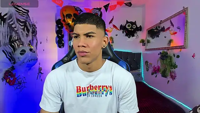 Damian latinxxx online show from October 2025 03:06:01 AM