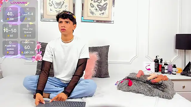 Snapshot of Santy_carrington chatting on January 2025 12:47:01 PM Santy carrington online show from January 2025 12:47:01 PM