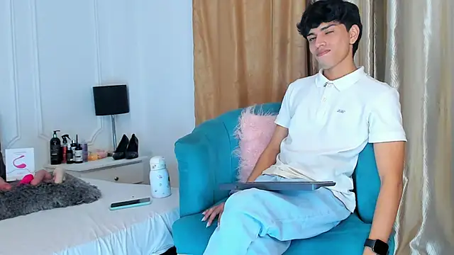 Snapshot of Santy_carrington chatting on January 2025 11:43:01 PM Santy carrington online show from January 2025 11:43:01 PM