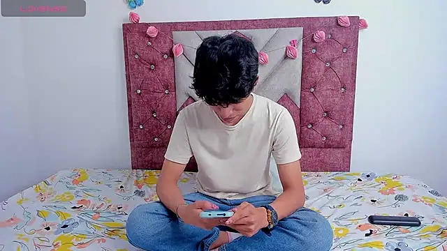 Snapshot of Santy_carrington chatting on March 2025 09:48:02 PM Santy carrington online show from March 2025 09:48:02 PM