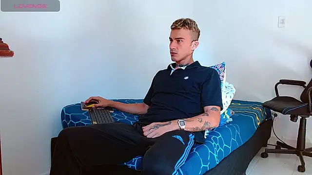 Snapshot of bray_hotboy777 chatting on October 2025 01:45:02 PM bray hotboy777 online show from October 2025 01:45:02 PM