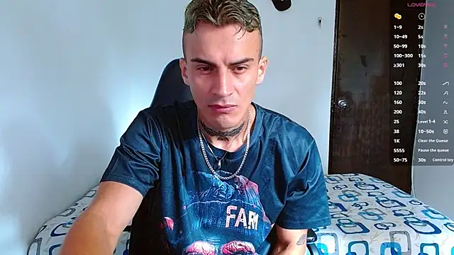 Snapshot of bray_hotboy777 chatting on November 2025 03:44:01 PM bray hotboy777 online show from November 2025 03:44:01 PM