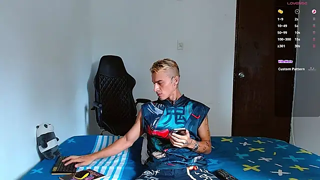 Snapshot of bray_hotboy777 chatting on December 2025 02:14:02 PM bray hotboy777 online show from December 2025 02:14:02 PM