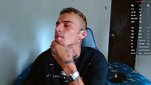 Snapshot of bray_hotboy777 chatting on December 2025 03:30:01 PM bray hotboy777 online show from December 2025 03:30:01 PM